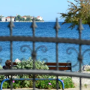 Lanterna Puntamika Apt. Near Apartament Zadar